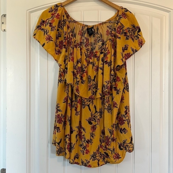 Torrid CREPE EMBROIDERED RUFFLE OFF-SHOULDER TOP 1X - Picture 2 of 5